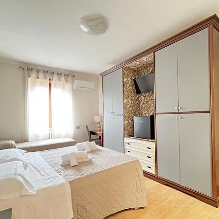 ローマ Antico Platano Bed & Breakfast エクステリア 写真