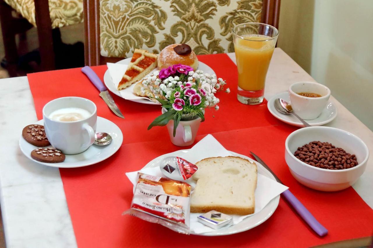 ローマ Antico Platano Bed & Breakfast エクステリア 写真